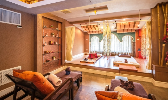 Get Ready for Blissful Getaway! Four Spacious Units, Pool, Spa, Free Parking!